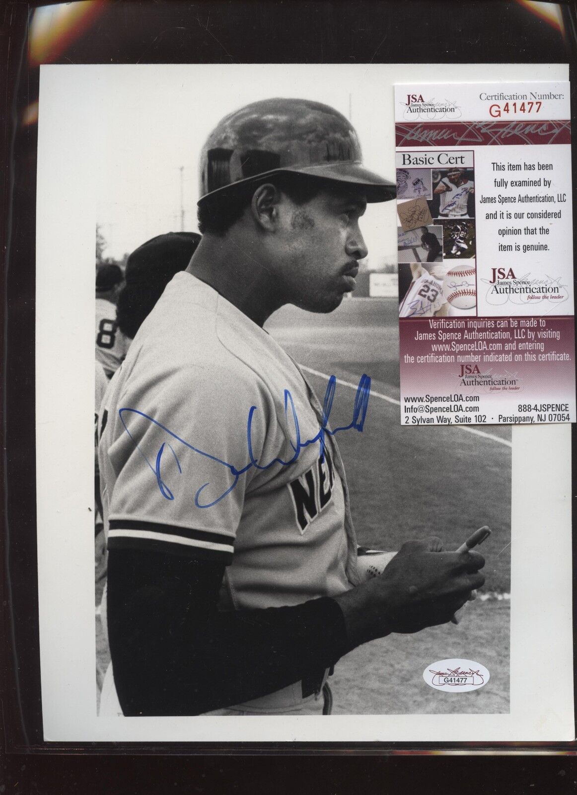 Dave Winfield Yankeees Signing Auto Autographed 8 X 10 B & W Photo JSA