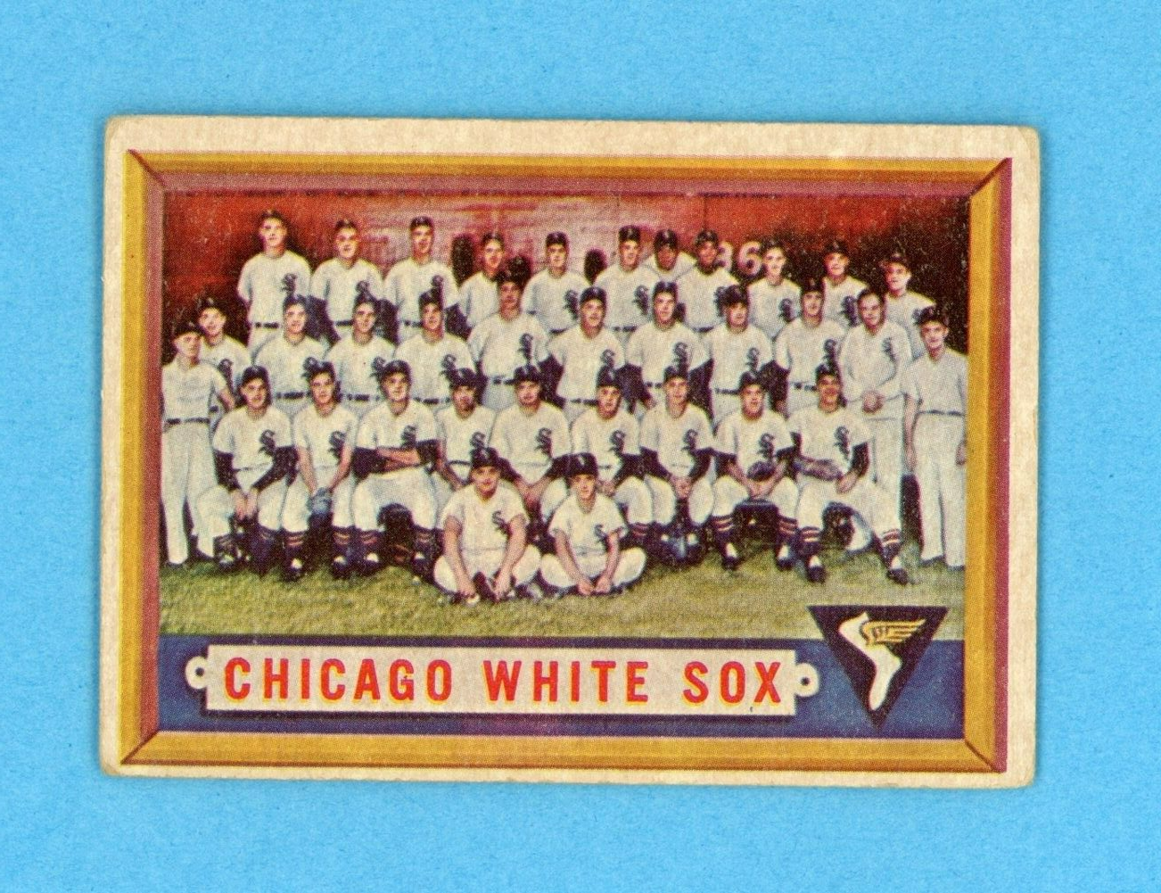 1957 Topps #329 Chicago White Sox Team Middle Series Baseball Card VG - VG+