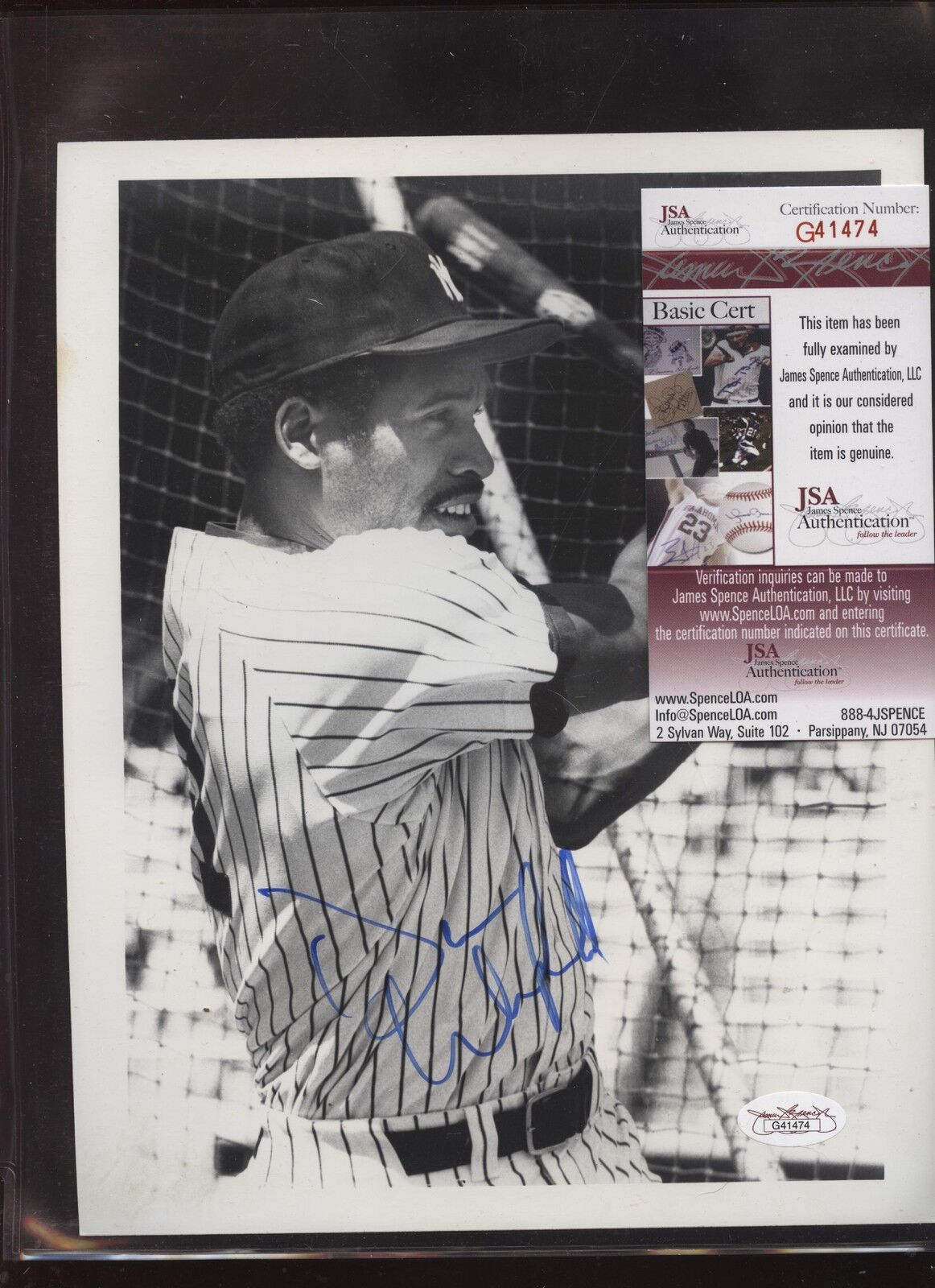 Dave Winfield Yankeees Swinging Bat Autographed 8 X 10 B & W Photo JSA