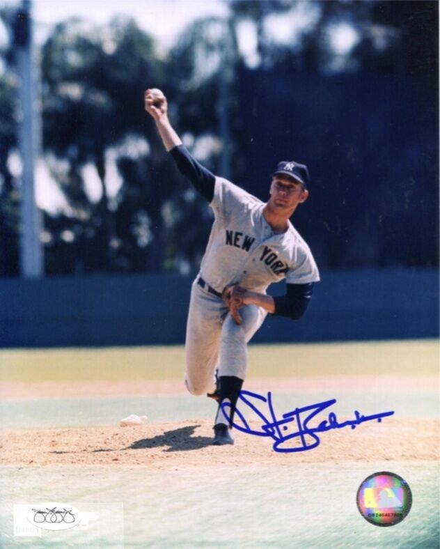 Stan Bahnsen pitching 8X10 Color Photo Auto B&E Hologram