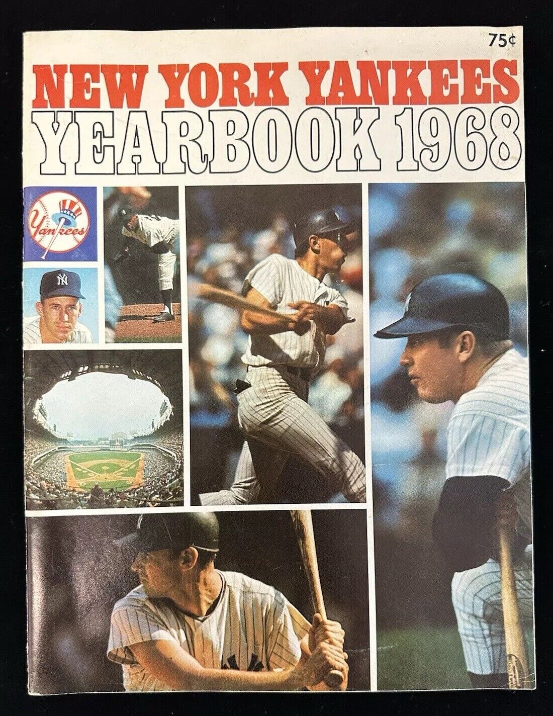 1968 New York Yankees Official Baseball Yearbook 7/15 roster w/ Mickey Mantle