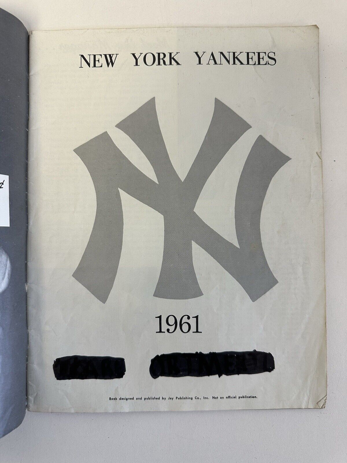 Lot of 2 Diff 1961 New York Yankees Yearbooks Jay & Official versions Low Grade