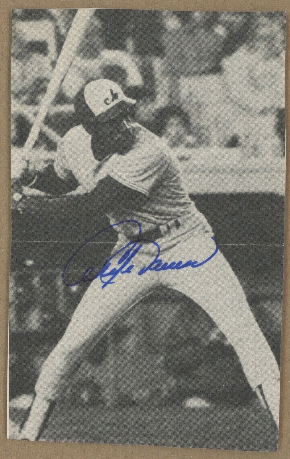 Andre Dawson HOFer Signed 3.5x5.5 Magazine Clipping Auto with B&E Hologram