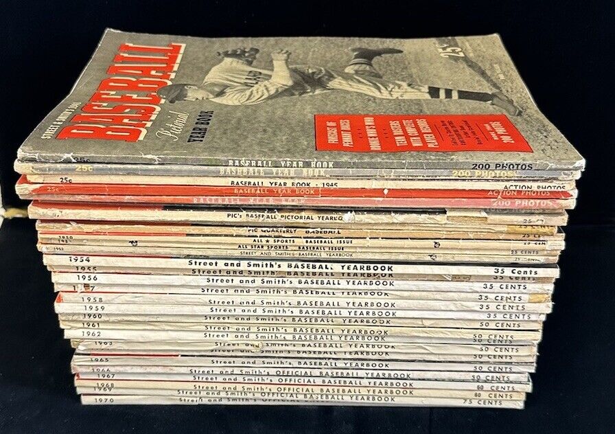 1941-1970 inclusive (30) Street & Smith Baseball Yearbooks w/ (3) Mickey Mantle