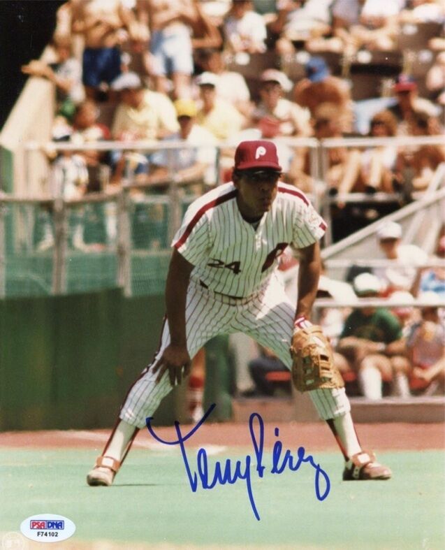 Tony Perez 8X10 Color Auto Phillies PSA/DNA