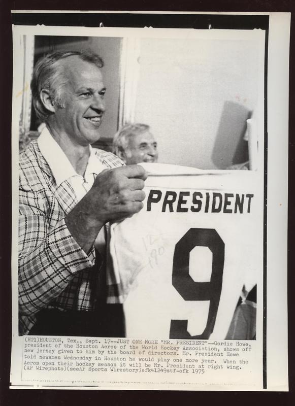 Original 1975 Gordie Howe Aeros President Wire Photo 