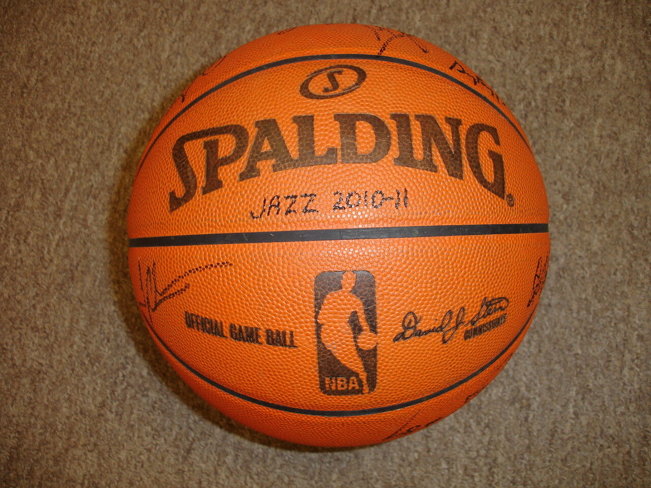 2010-11 Utah Jazz Team Signed Official NBA Basketball w/ LOA 19 signatures