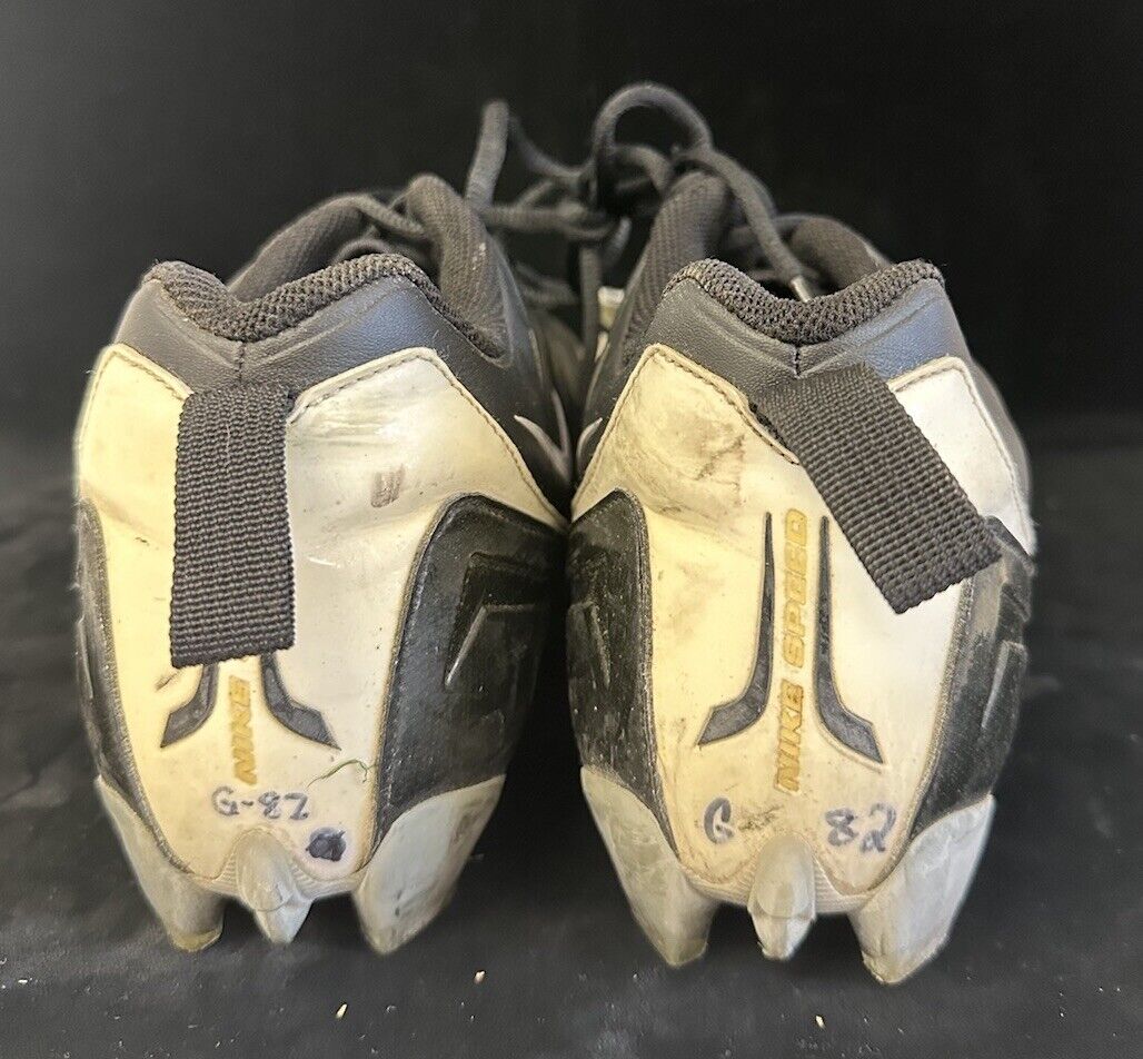 2009 Michael Moore Georgia Bulldogs Wide Receiver GAME USED Football Cleats #82