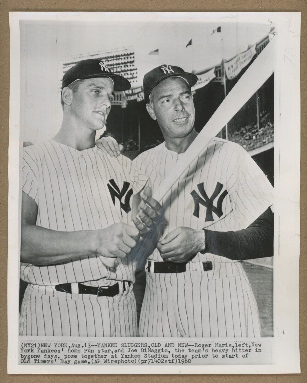 Original 8/13/60 Roger Maris & Joe DiMaggio  AP Wirephoto 8" x 10" Press Photo