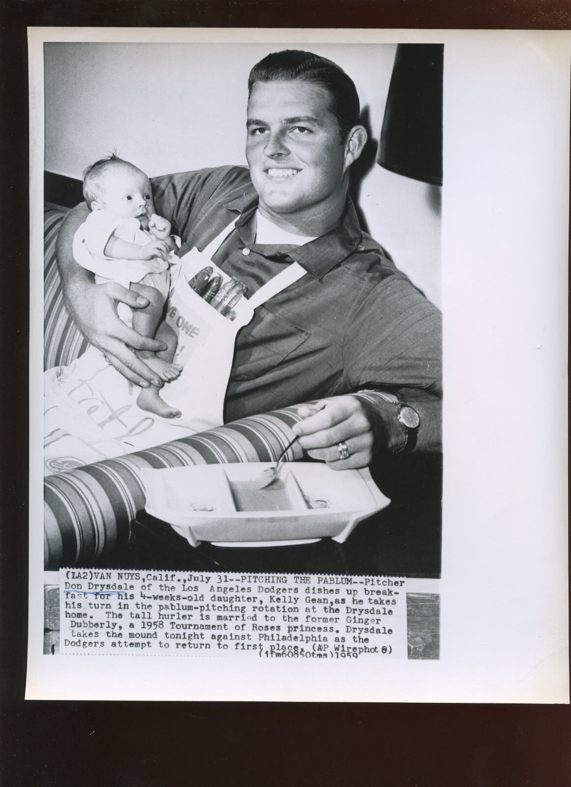 Original July 31 1959 Don Drysdale & Infant Daughter 8 X 10 Wire Photo