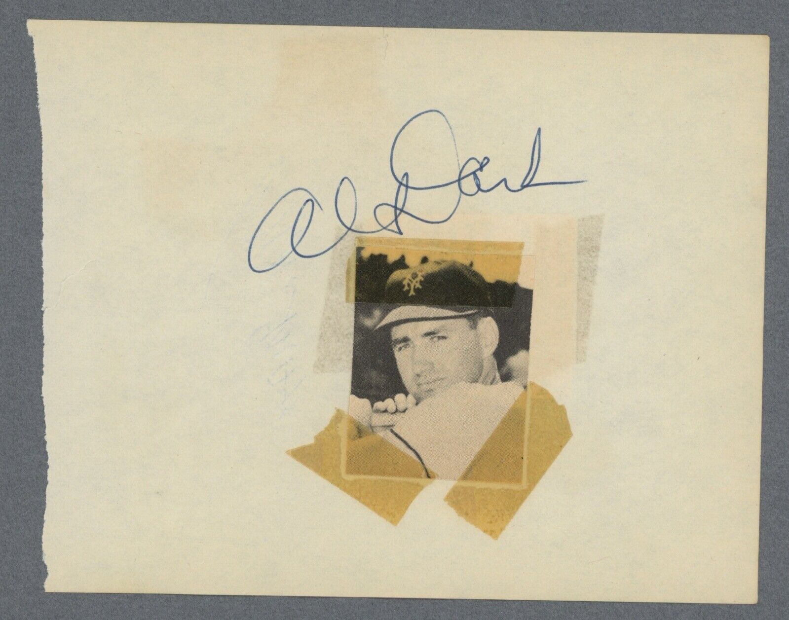 Willie Mays Signed Notepaper with B&E Hologram