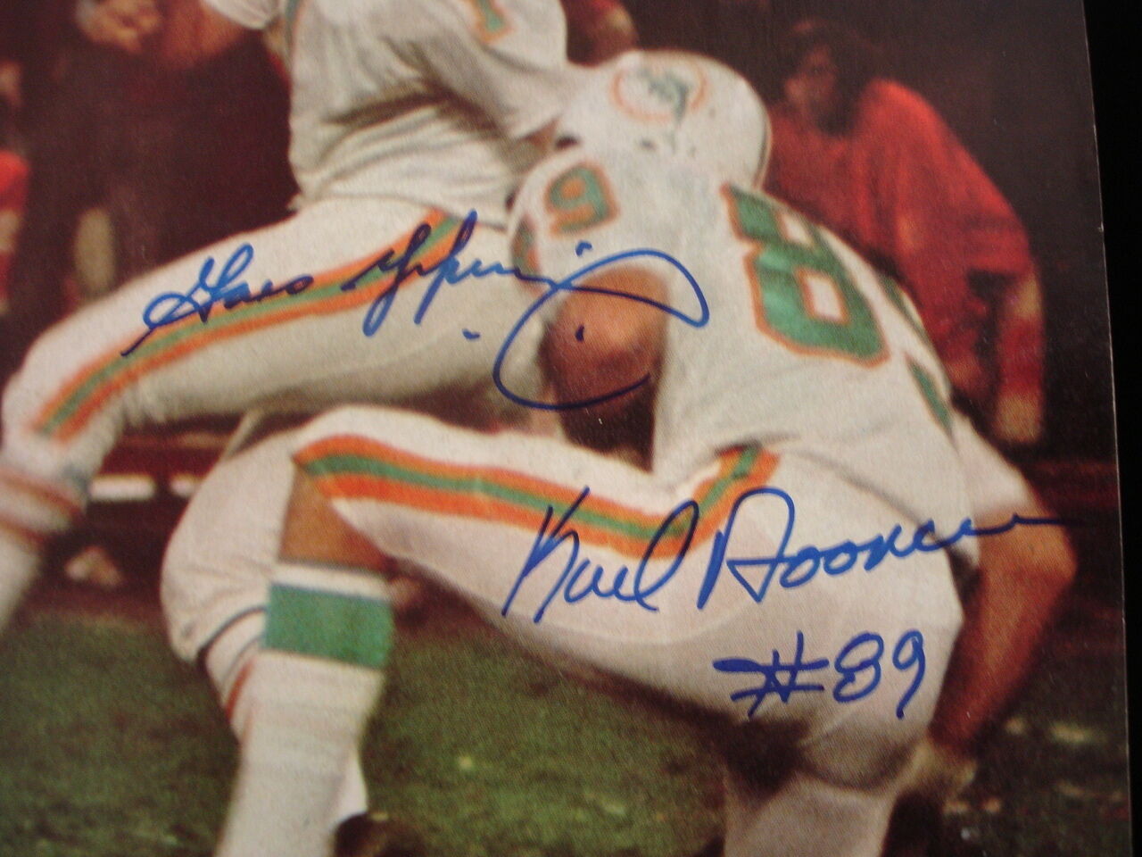 January 3, 1972 Sports Illustrated Magazine - Garo Yepremian & Noonan Autographs