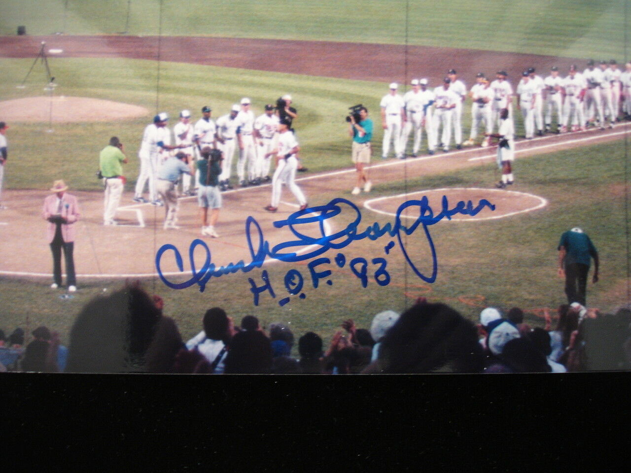 Chuck Thompson Autographed 14" x 11" Photograph - Hall of Fame Broadcaster!