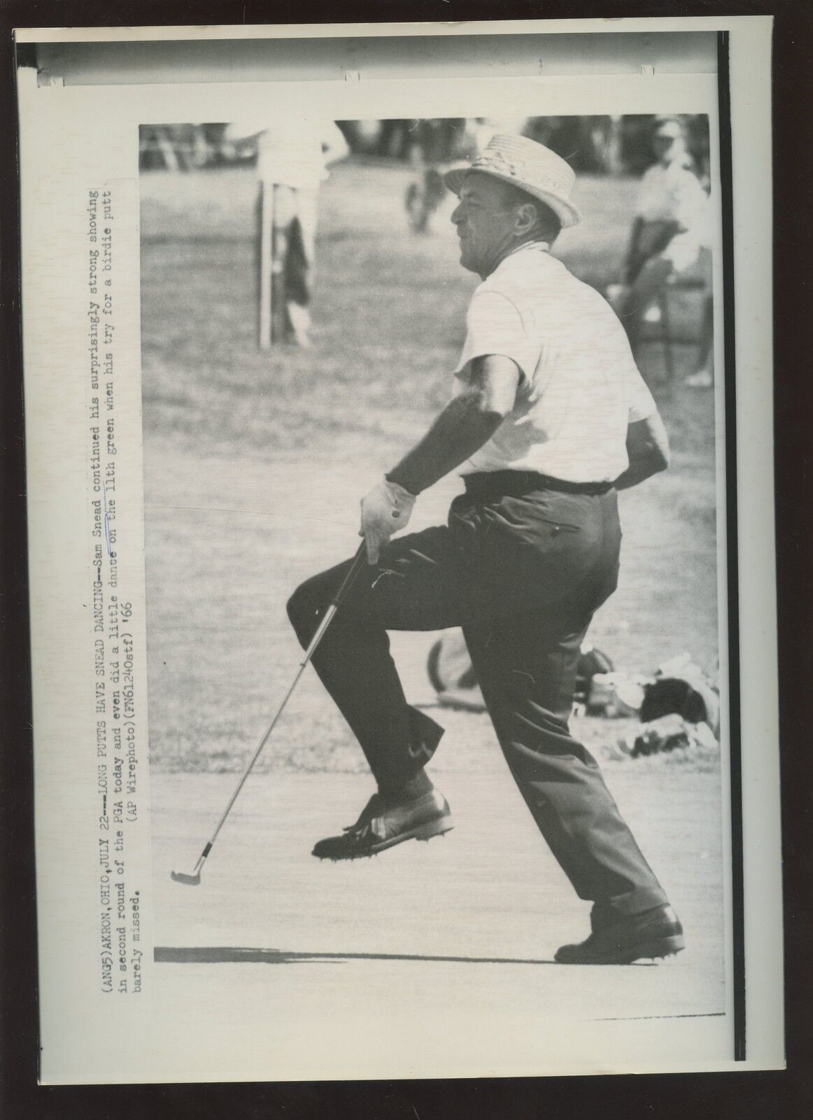 Original July 22 1966 Sam Snead Long Putts Dances Golf Wire Photo