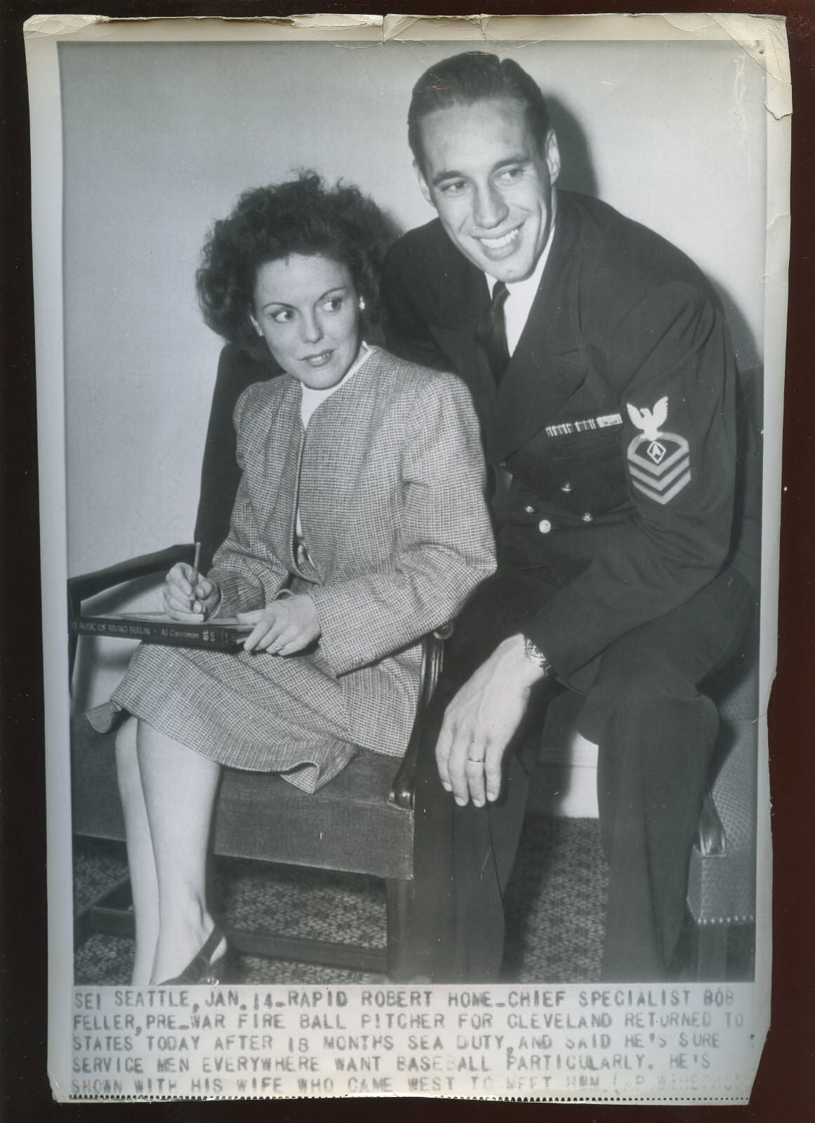 Original Jan 14 1945 Bob Feller Returns From The Service 8 X 11 Wire Photo