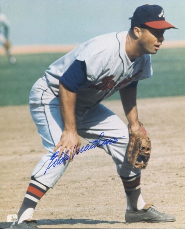 Eddie Mathews 8X10 Color Braves Fielding Auto PSA/DNA