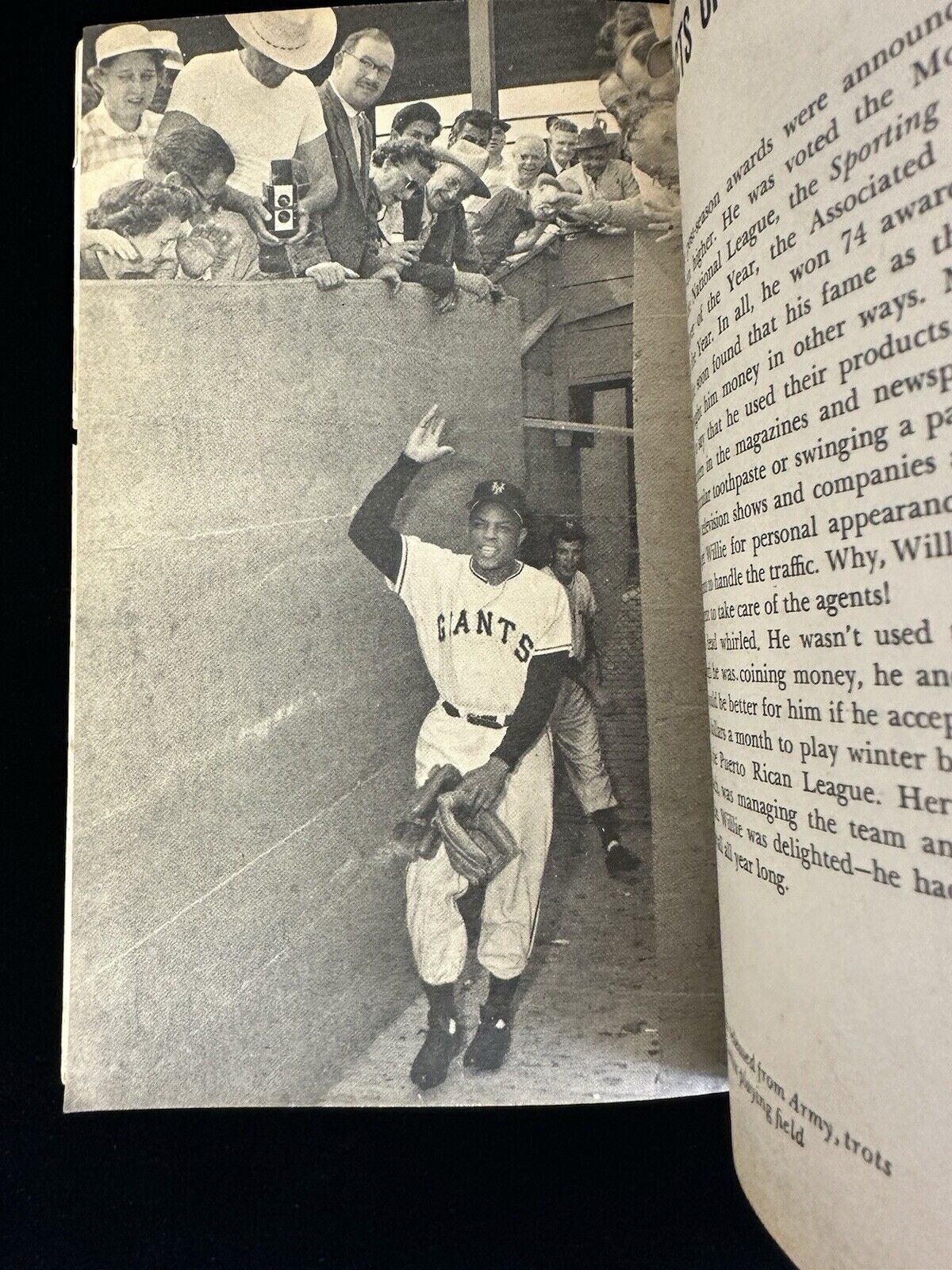 1960 Willie Mays The Sey-Hey Kid Grows Up Paperback Publication - EX