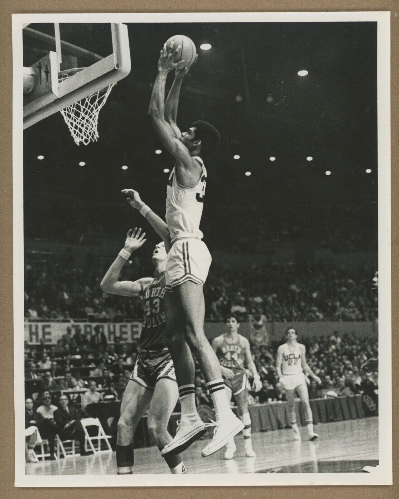 1967 Lew Alcindor 8x10 Press Photo by Photographer Malcolm Emmons