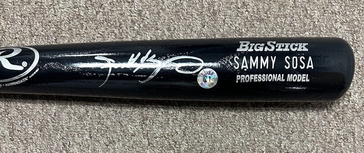 Sammy Sosa White Sox / Cubs SIGNED Rawlings 34” Bat w/ Sosa hologram - NM