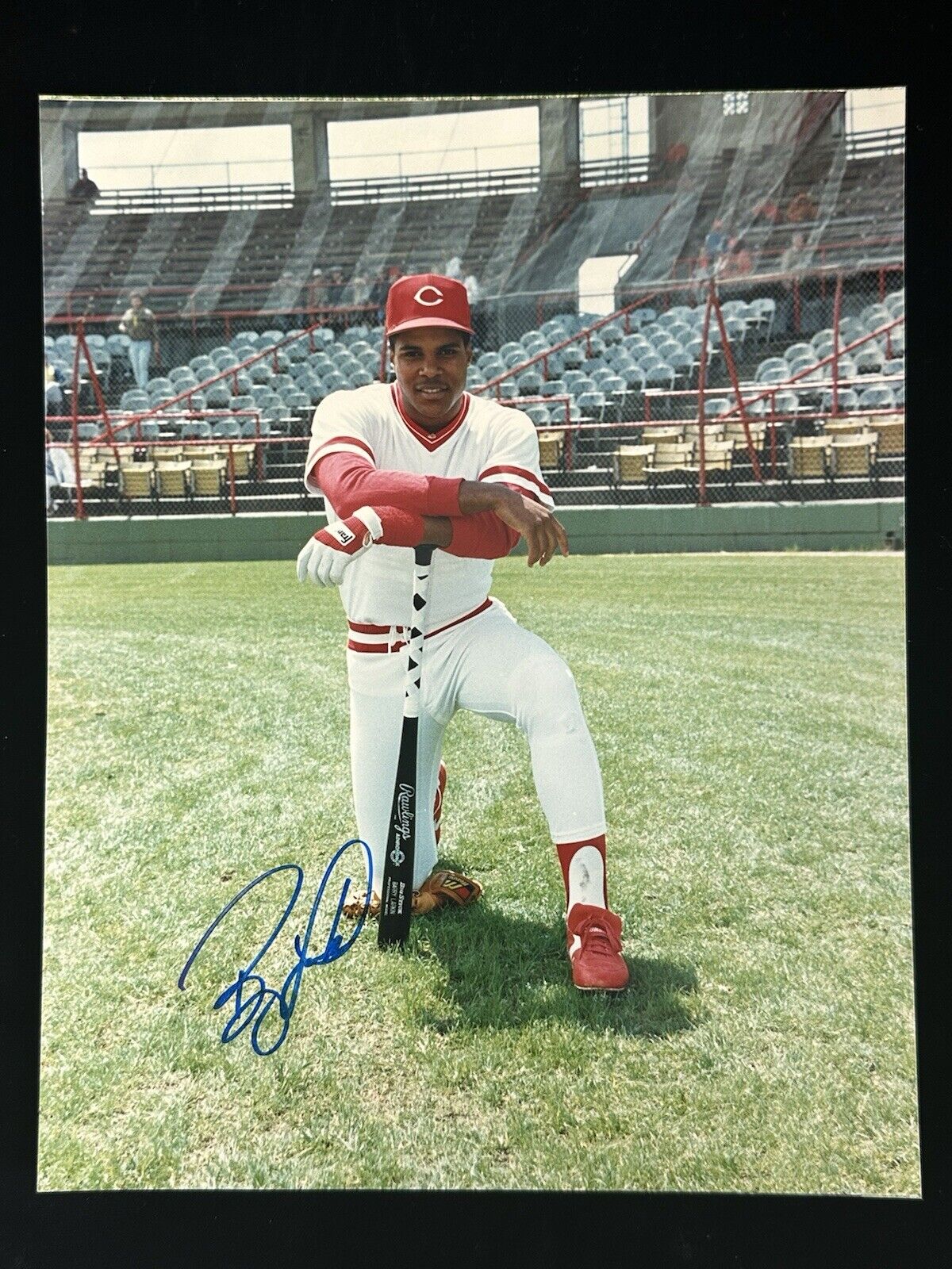 Barry Larkin Cincinnati Reds (1986-2004) SIGNED 8x10 Color Photo w/ hologram