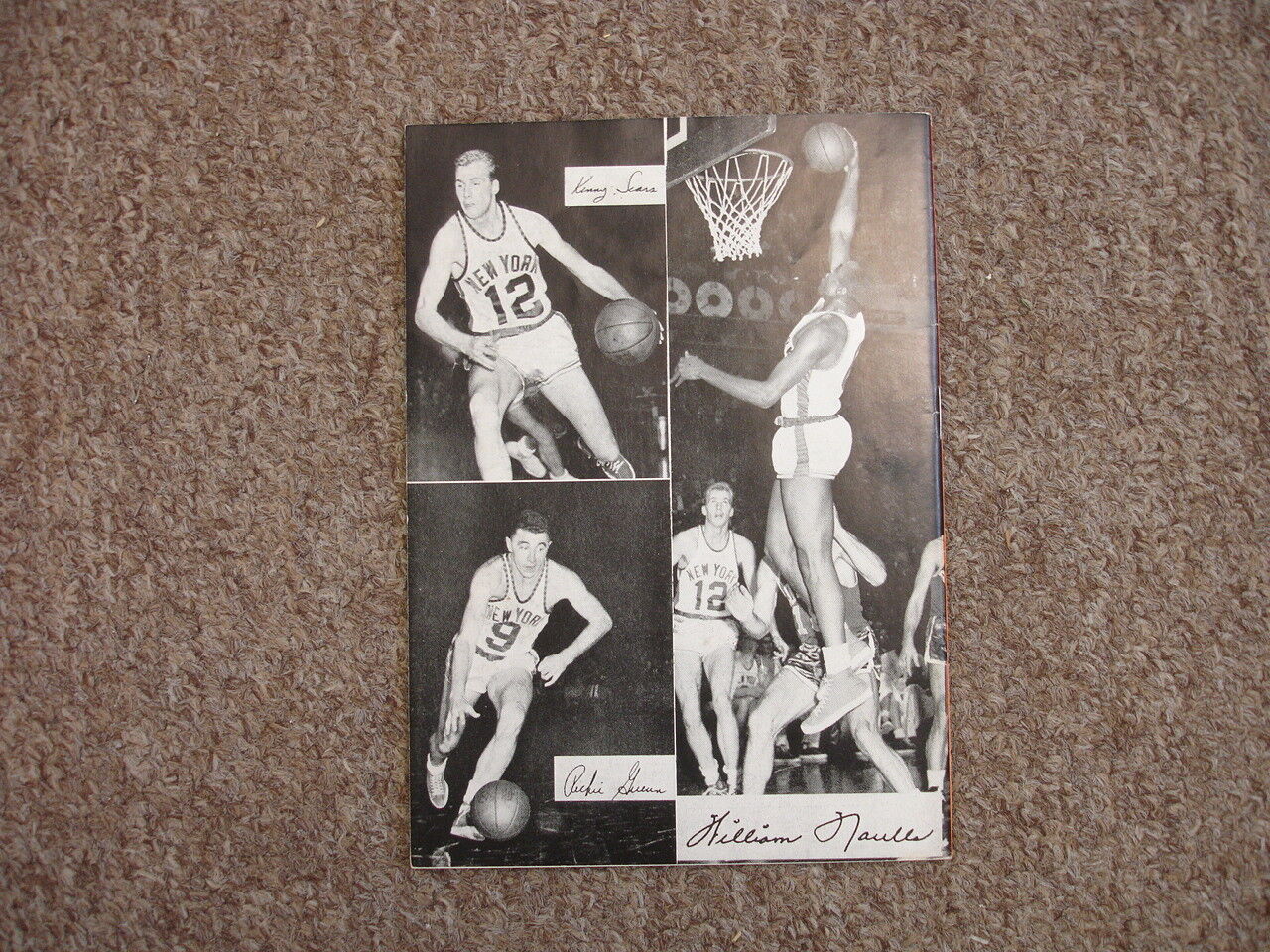 1957-58 New York Knicks Media Guide / Yearbook EM+ w/ Original Mailing Envelope