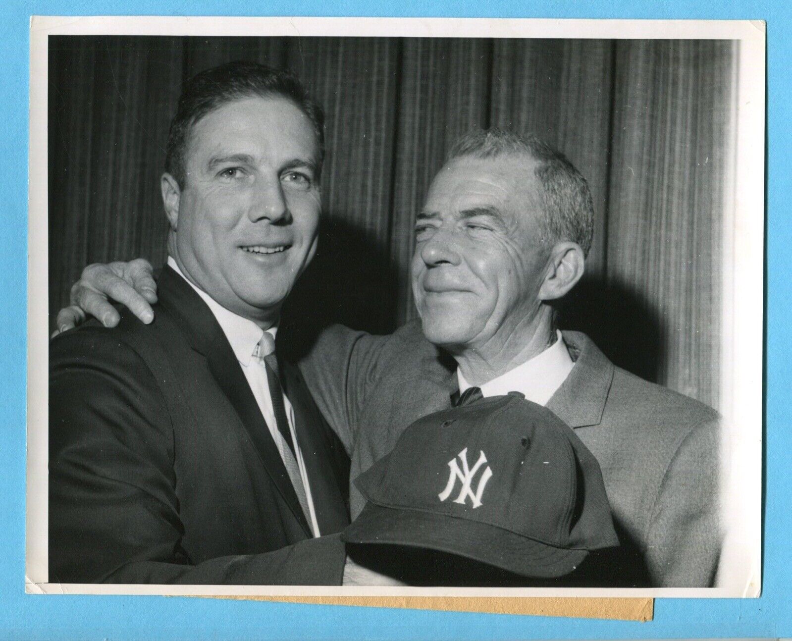 Vintage AP 7x9 WirePhoto - Bob Friend and Johnny Keane NY Yankees 1/31/66