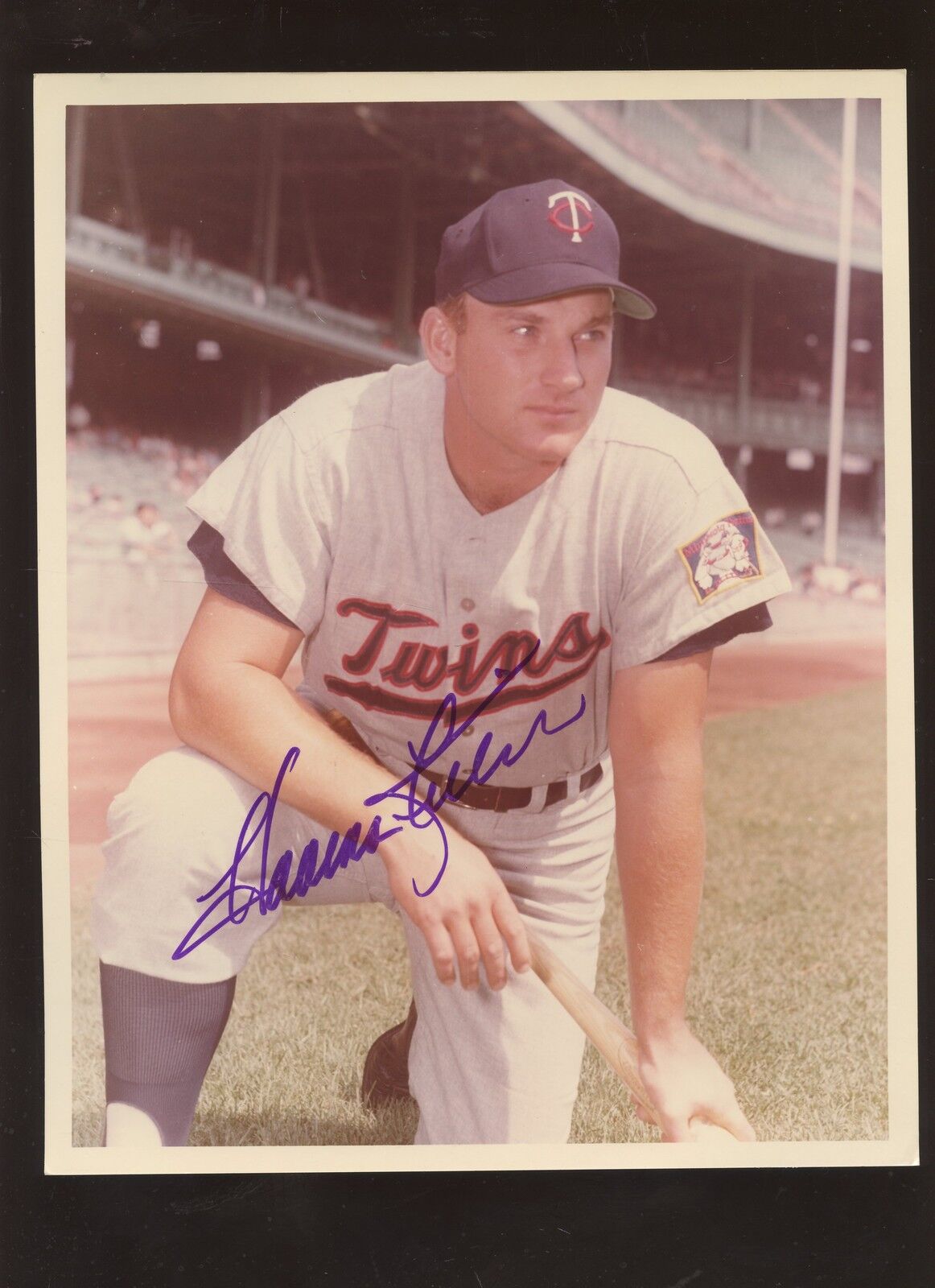 Harmon Killebrew Minnesota Twins Kneeling 8 X 10 Photo Autographed Hologram