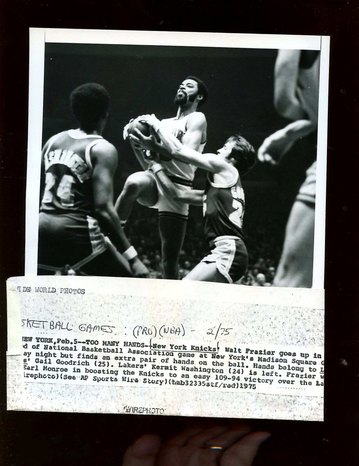 Original 1971/1975 Walt Frazier New York Knicks Wire Photos 9 Different