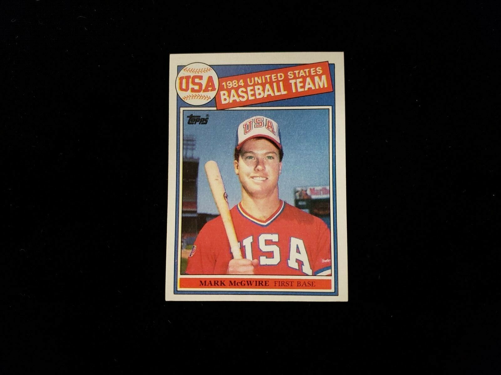 Mark McGwire 1985 Topps Rookie Card #401 - NM 