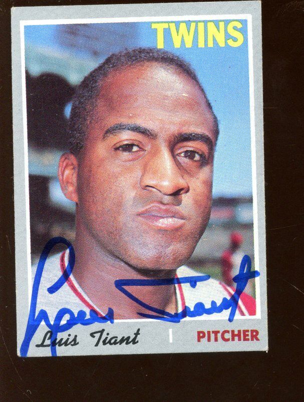 1970 Topps Baseball Card #231 Luis Tiant Autographed EX