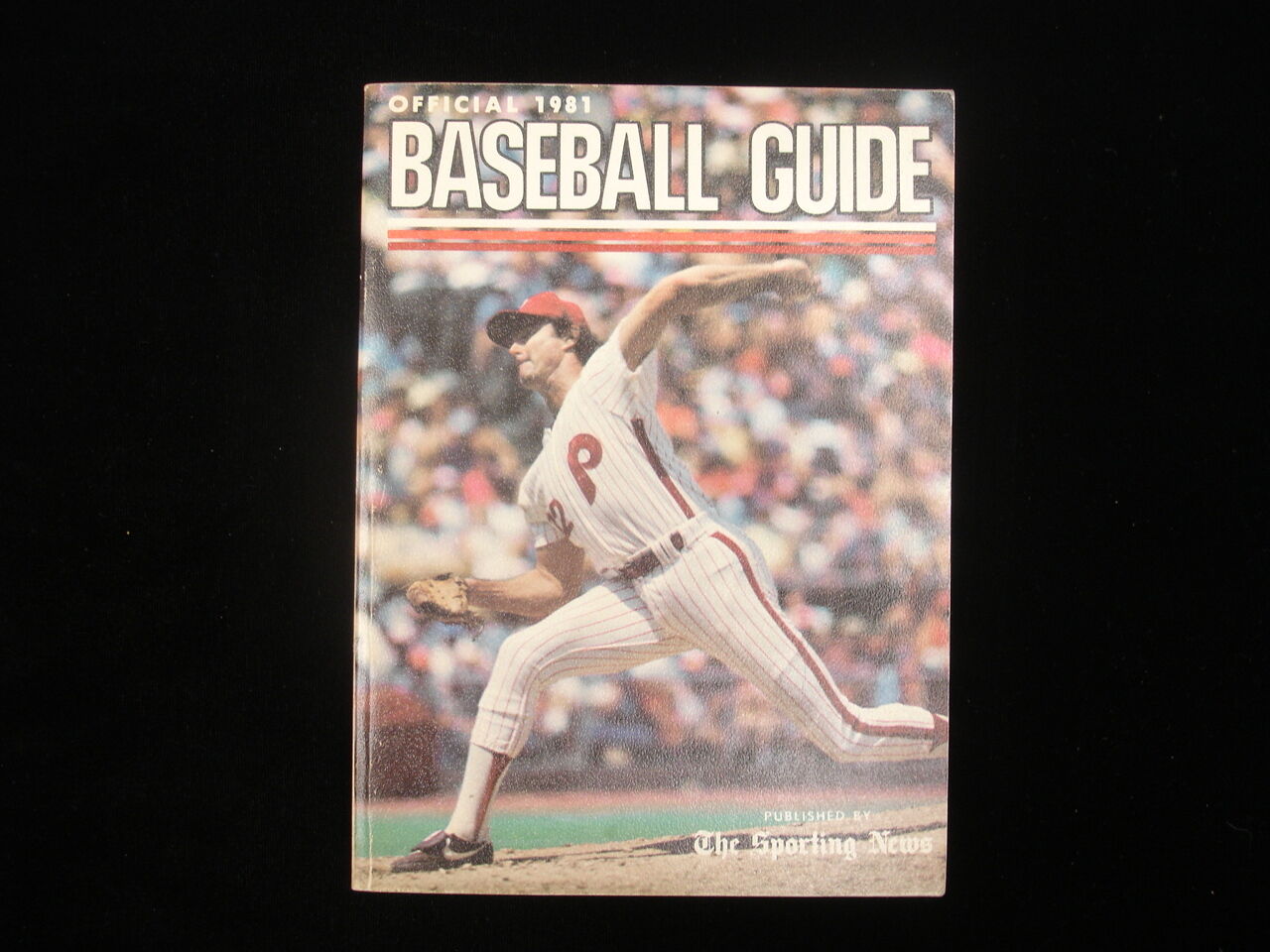 1981 Official TSN Baseball Guide Steve Carlton on Cover