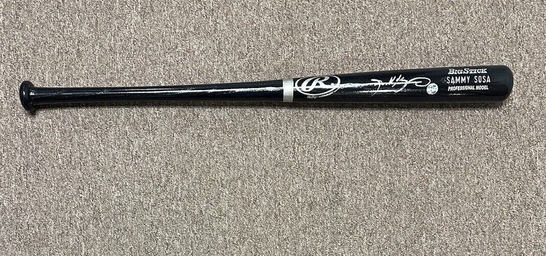 Sammy Sosa White Sox / Cubs SIGNED Rawlings 34” Bat w/ Sosa hologram - NM