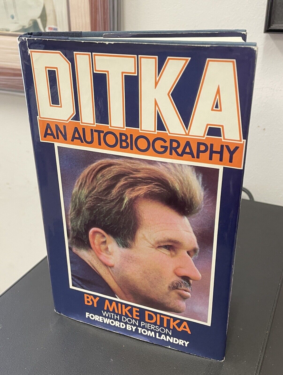 Mike Ditka Chicago Bears Signed Book "Ditka an Autobiography" Auto B&E Hologram