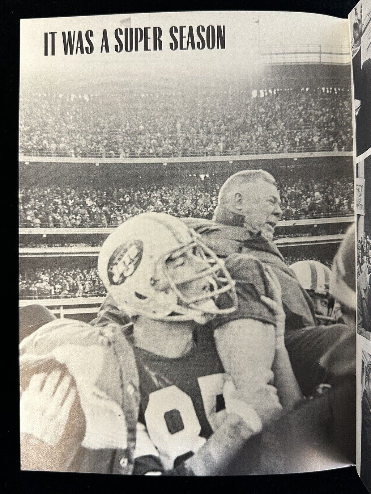 1969 New York Jets Official Football Yearbook - Joe Namath cover - EX