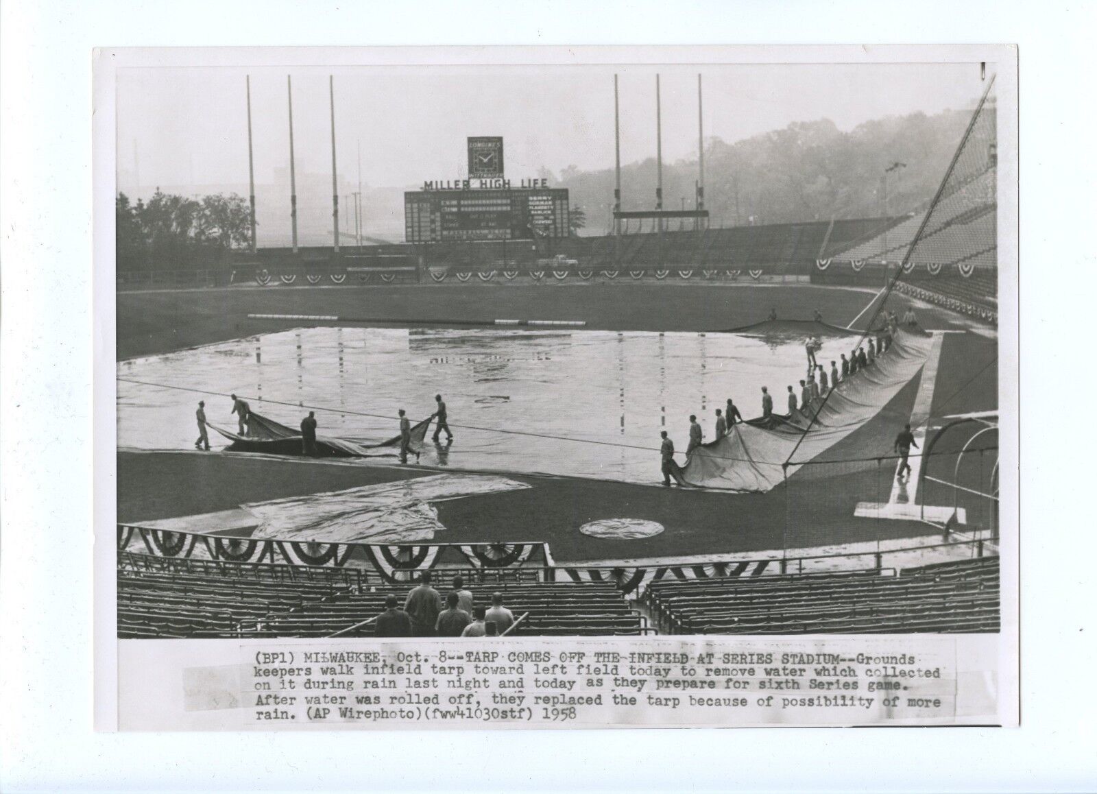 Original October 8 1958 Rain at World Series 7 1/2 X 9 1/2 Wire Photo