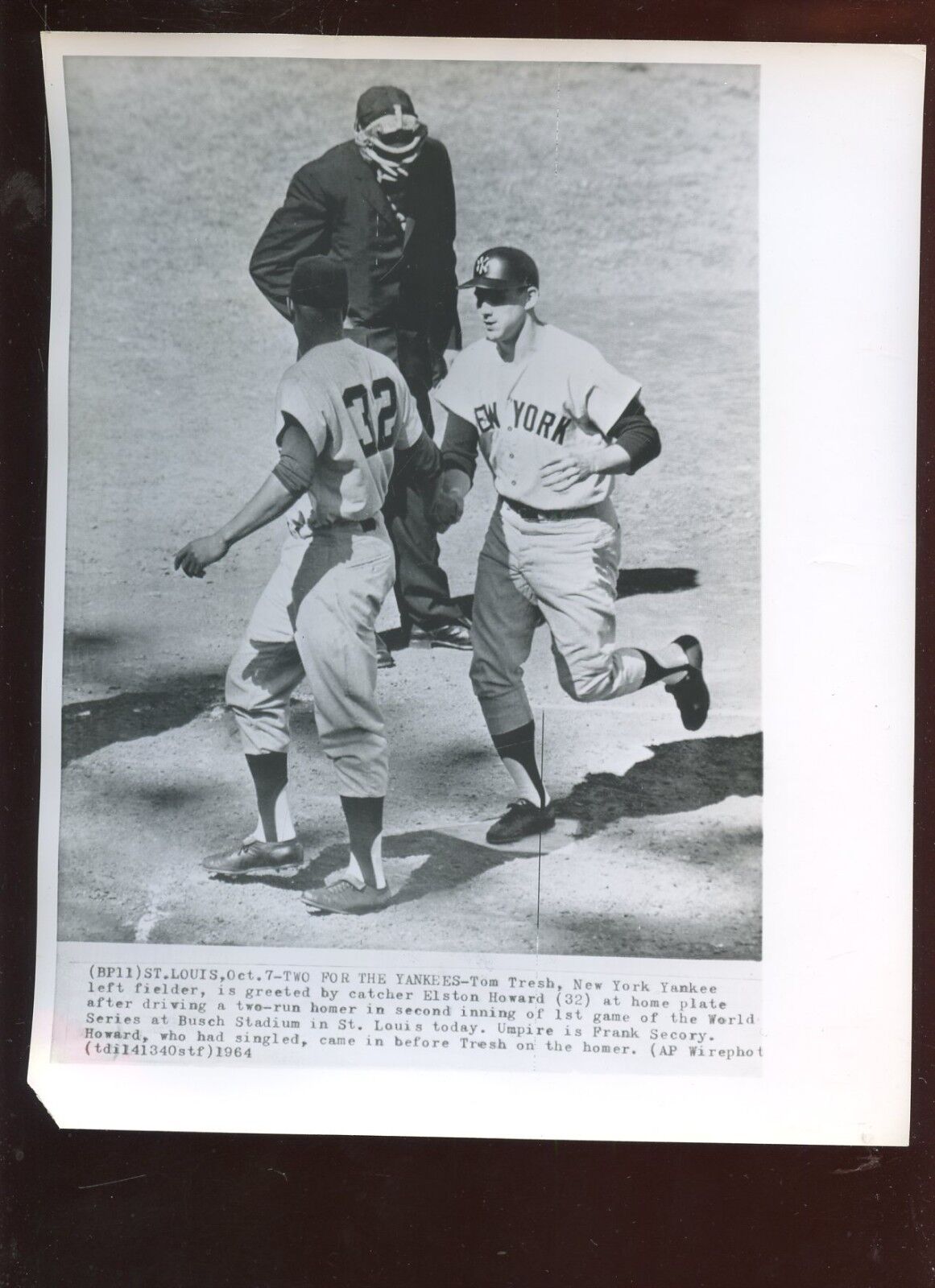 Original October 7 1964 Elston Howard Tom Tresh World Series 8 X 10 Wire Photo