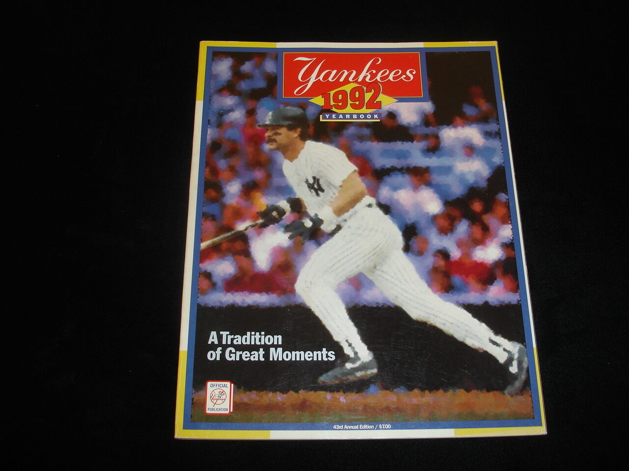 1992 New York Yankees Official Baseball Yearbook-EX+ Don Mattingly cover