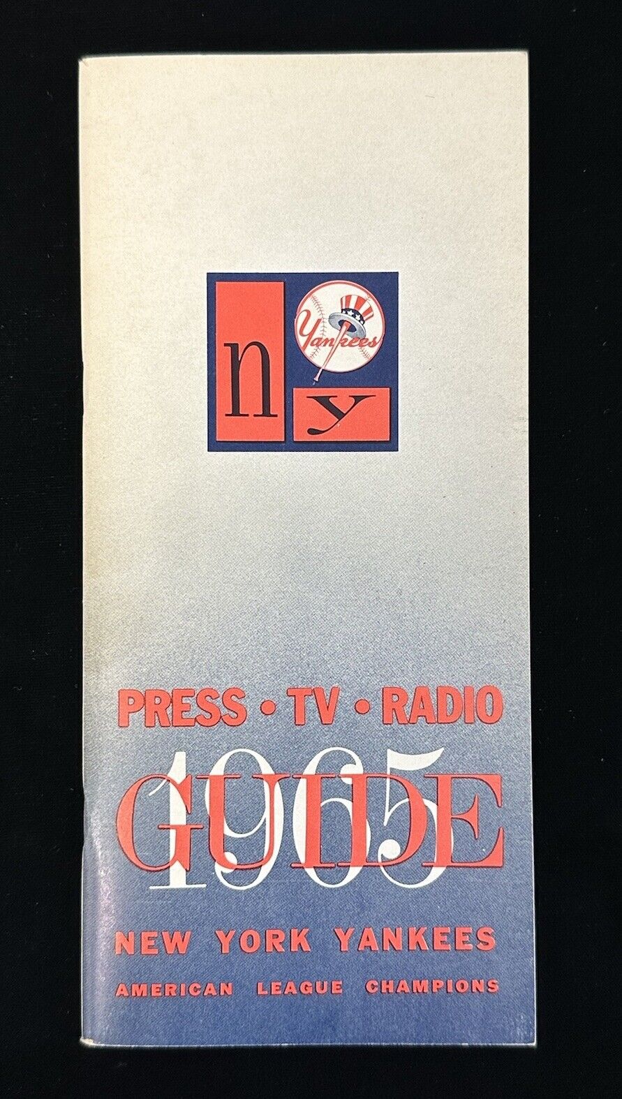 1965 New York Yankees Baseball Media Guide w/ Mantle & Maris EX-MT