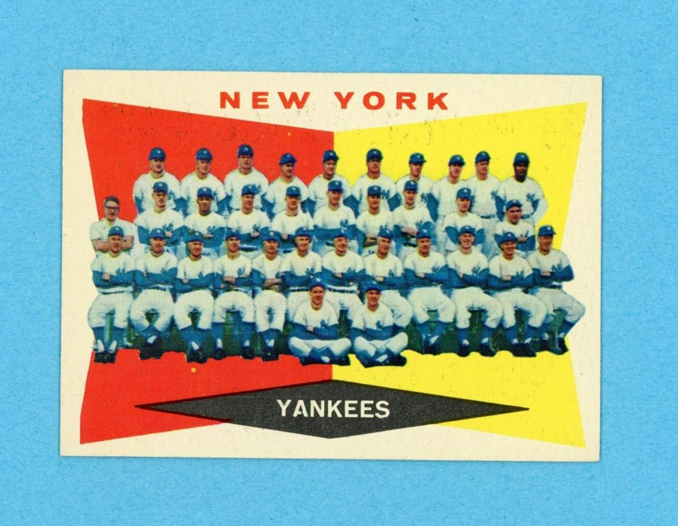 1960 Topps #332 New York Yankees Team Baseball Card NM checked back