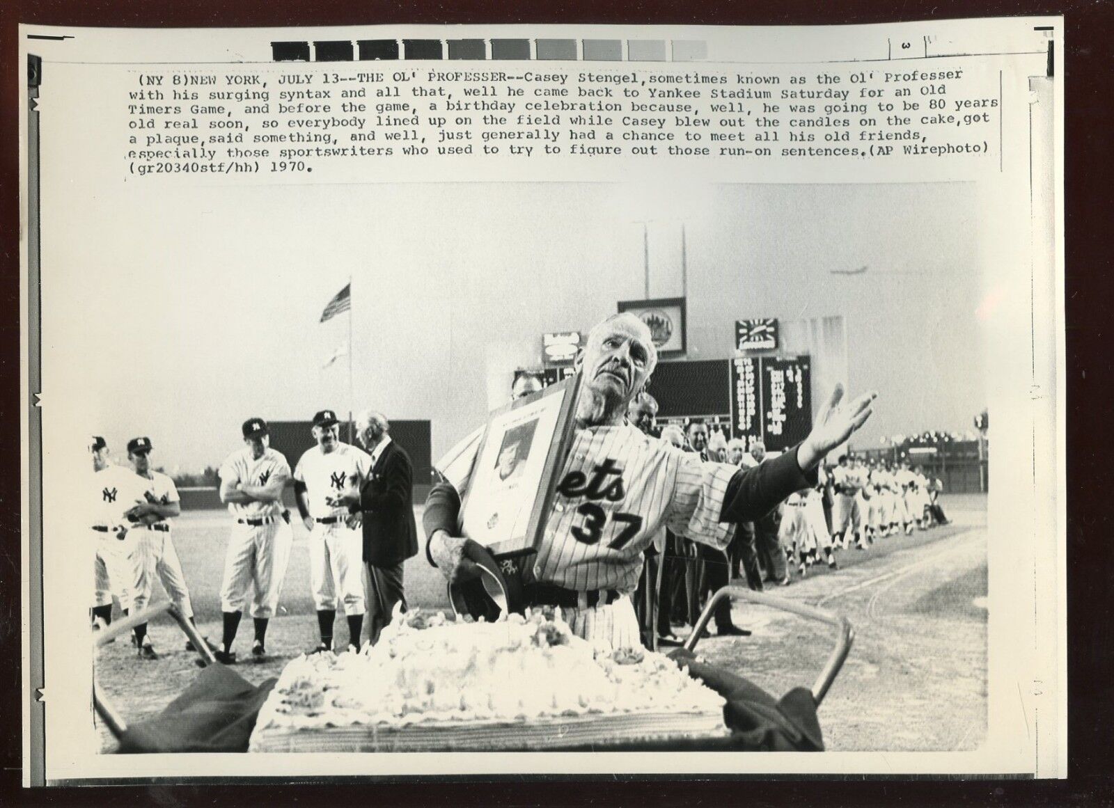 Original July 13 1970 Casey Stengel New Yor Mets 80th Birthday 8 X 11 Wire Photo