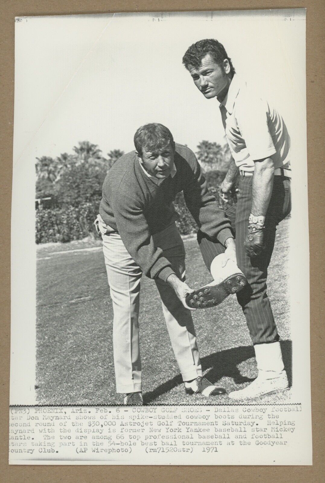 Original Mickey Mantle w Don Maynard 1971 AP WirePhoto 7" x 10" • Press Photo