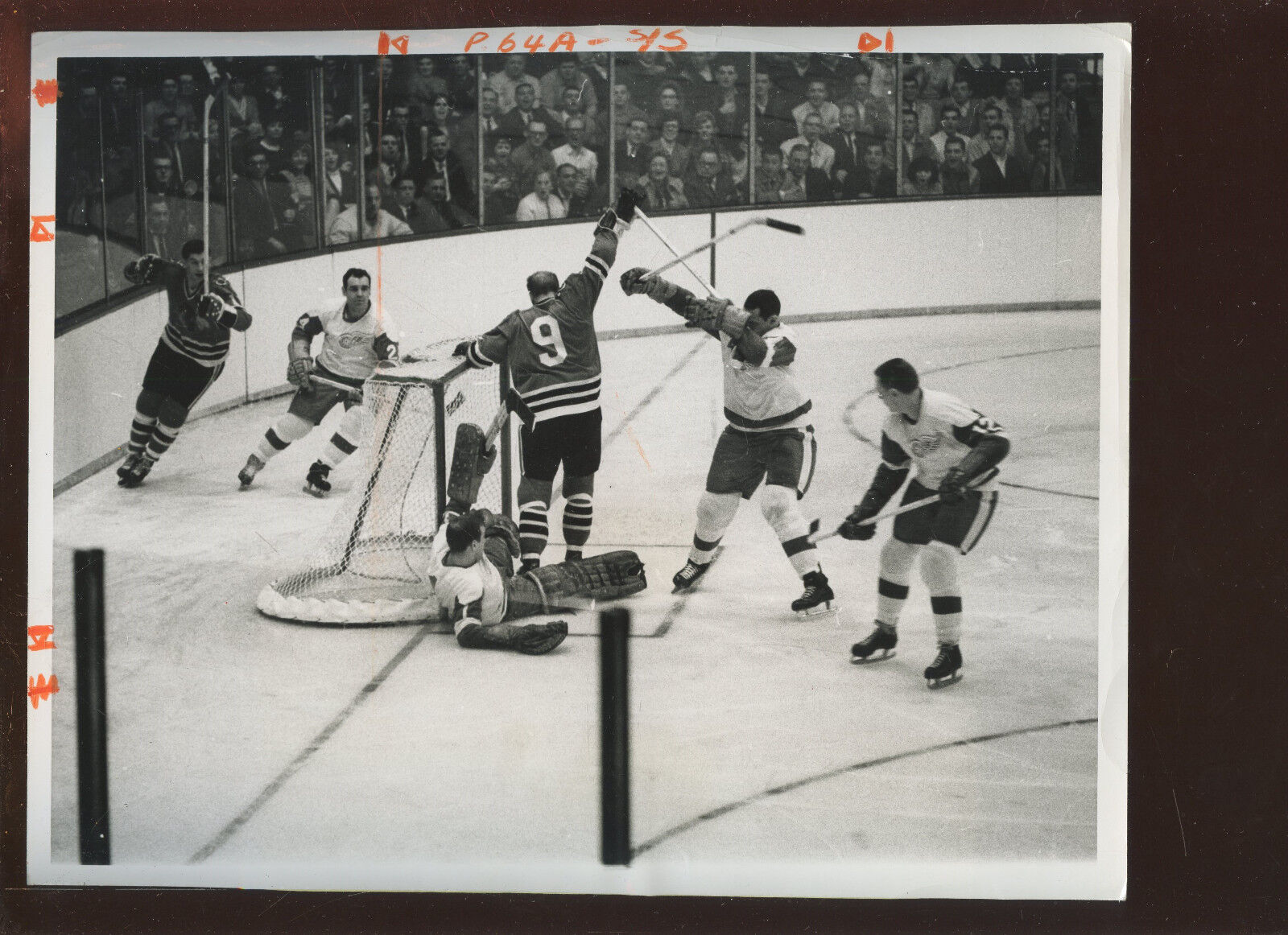 Vintage Bobby Hull Scores 8 X 10 Wire Photo