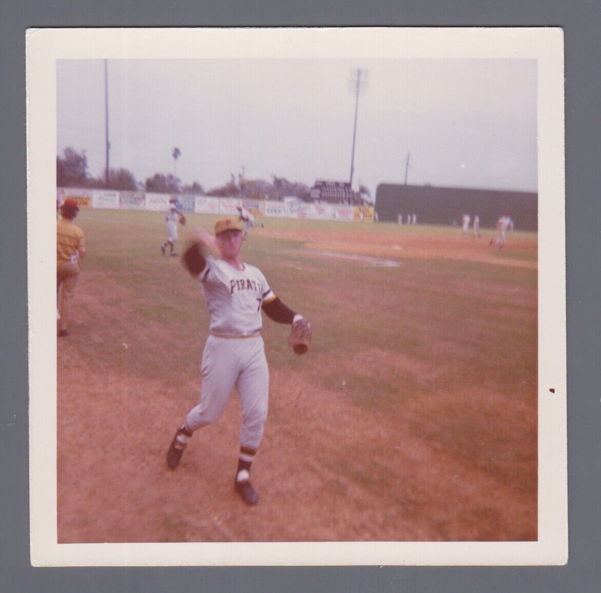 Bob Robertson Pirates Signed 3.5x3.5 Snapshot Photo with B&E Hologram