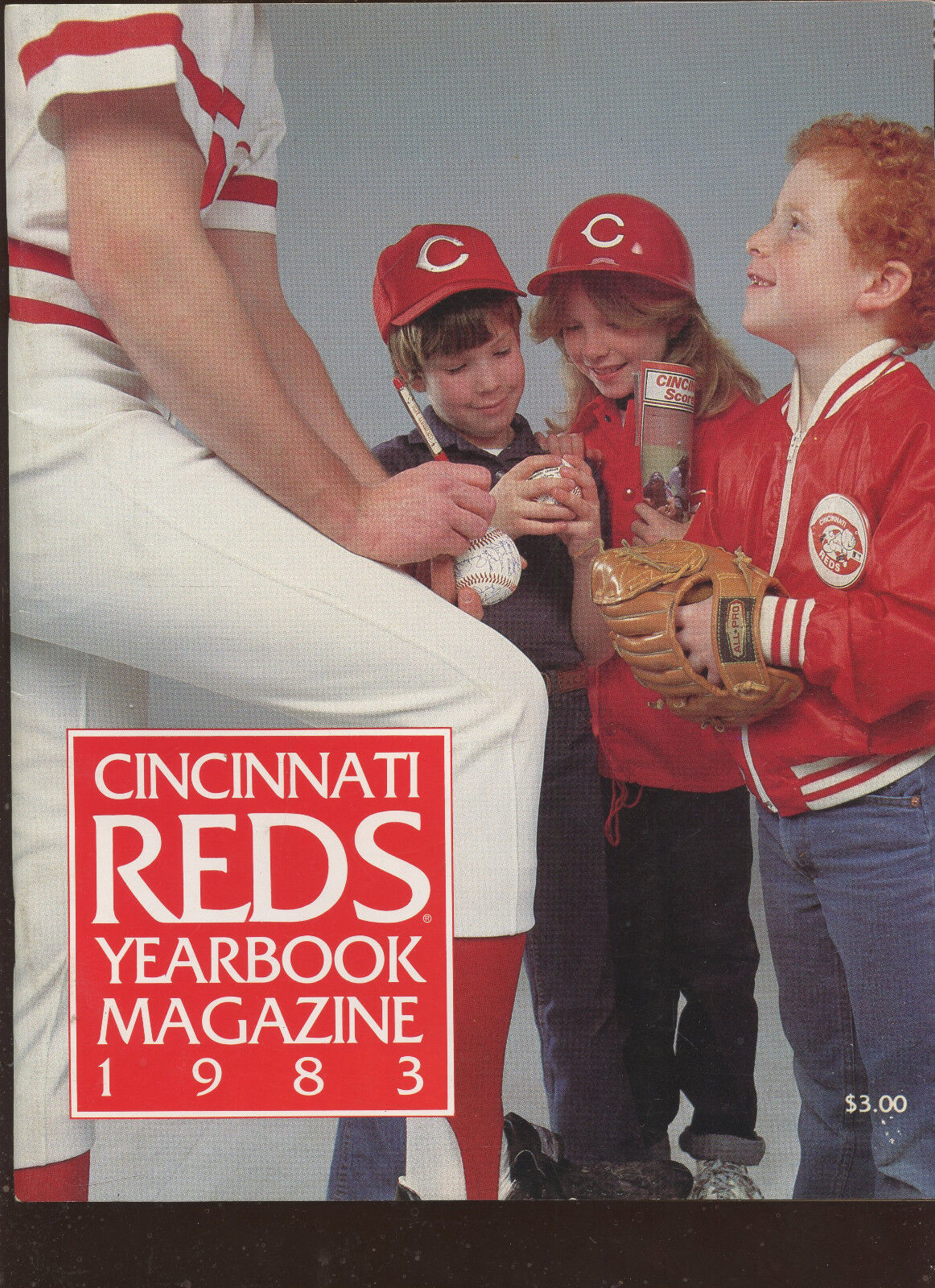 1983 MLB Baseball Yearbook Cincinnati Reds EXMT