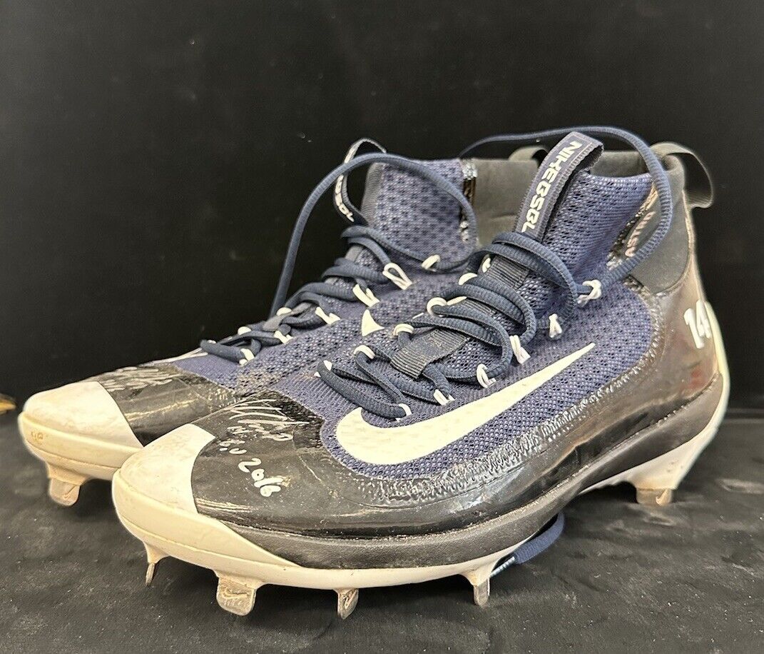 2016 Starlin Castro New York Yankees DUAL SIGNED GAME USED Nike Baseball Cleats