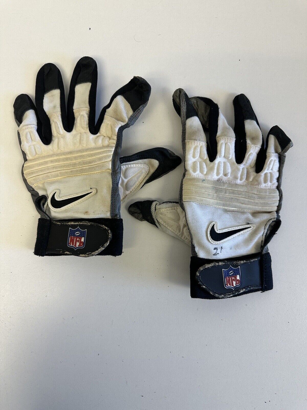 c. 2000 Victor Green #21 New York Jets NFL Game Used SIGNED Nike Football Gloves