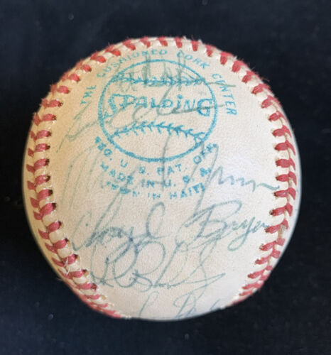 1975 New York Yankees Team Signed Official AL Baseball w/  Thurman Munson 24 sig