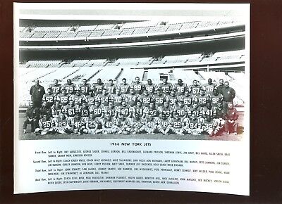 1966 AFL Football New York Jets Team Issued 8 X 10 Photo With Joe Namath