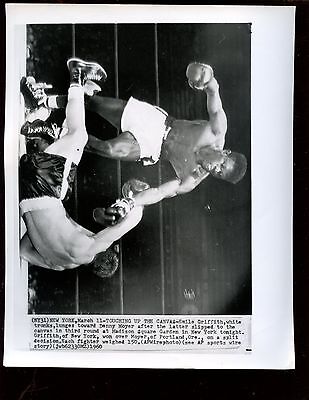 Original March 11 1960 Emile Griffith Beats Denny Moyer Boxing 8 X 10 Wire Photo