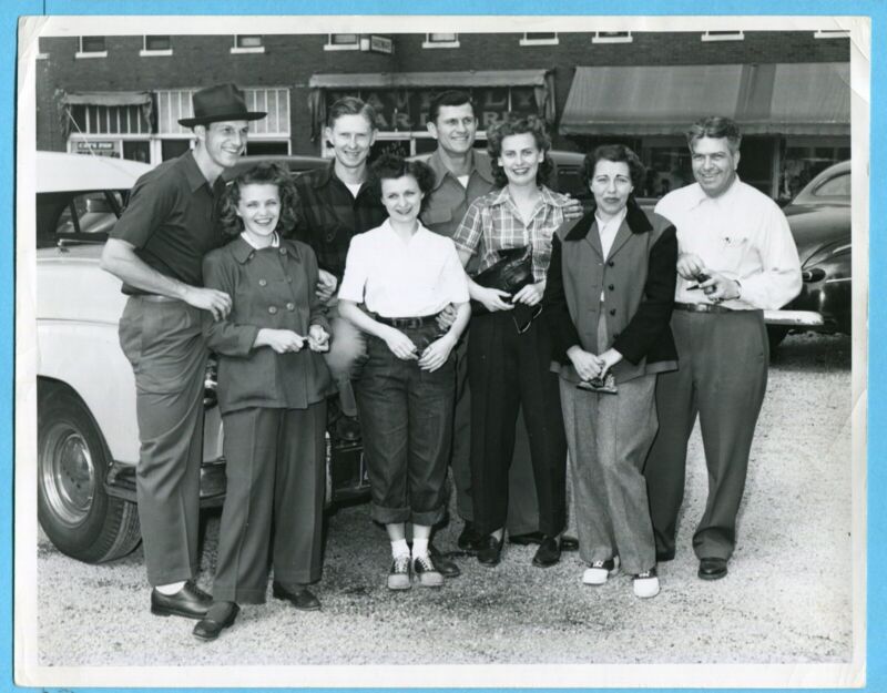 Vintage 8x10 Original WirePhoto - Casual Stan Musial, Red Schoendienst, etc - H